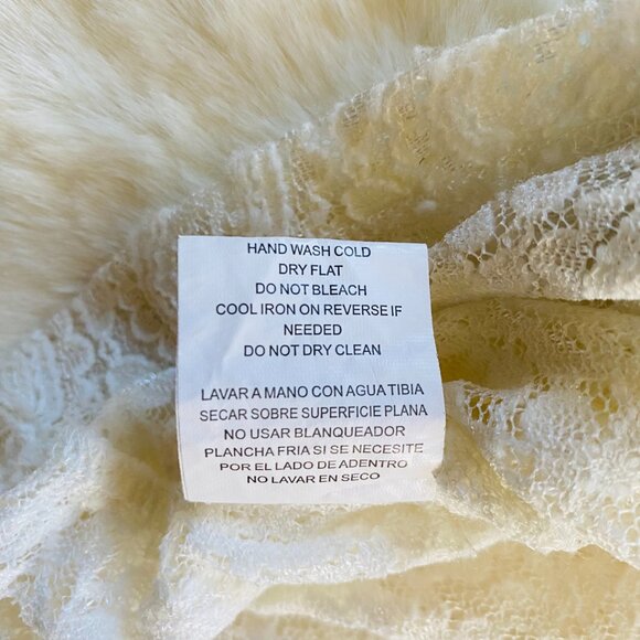 White Lace Sleeveless Top with Scallop Collar Black Ribbon Belt size Medium - Picture 12 of 12